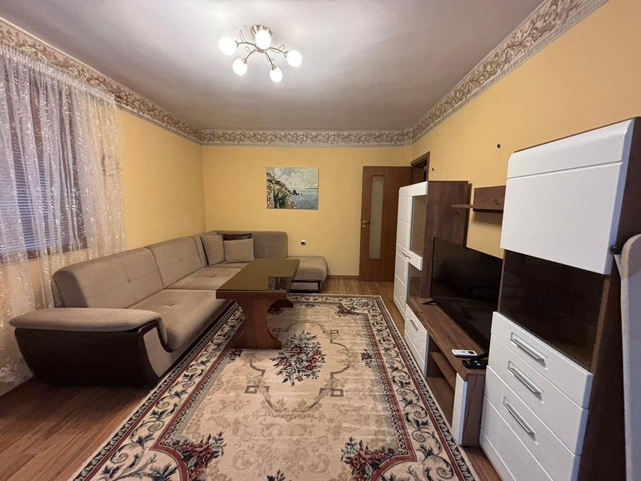 Тристаен апартамент, под наем, Център