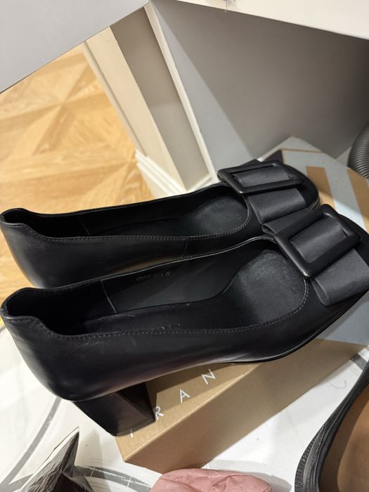 Продам новые черные кожаные туфли