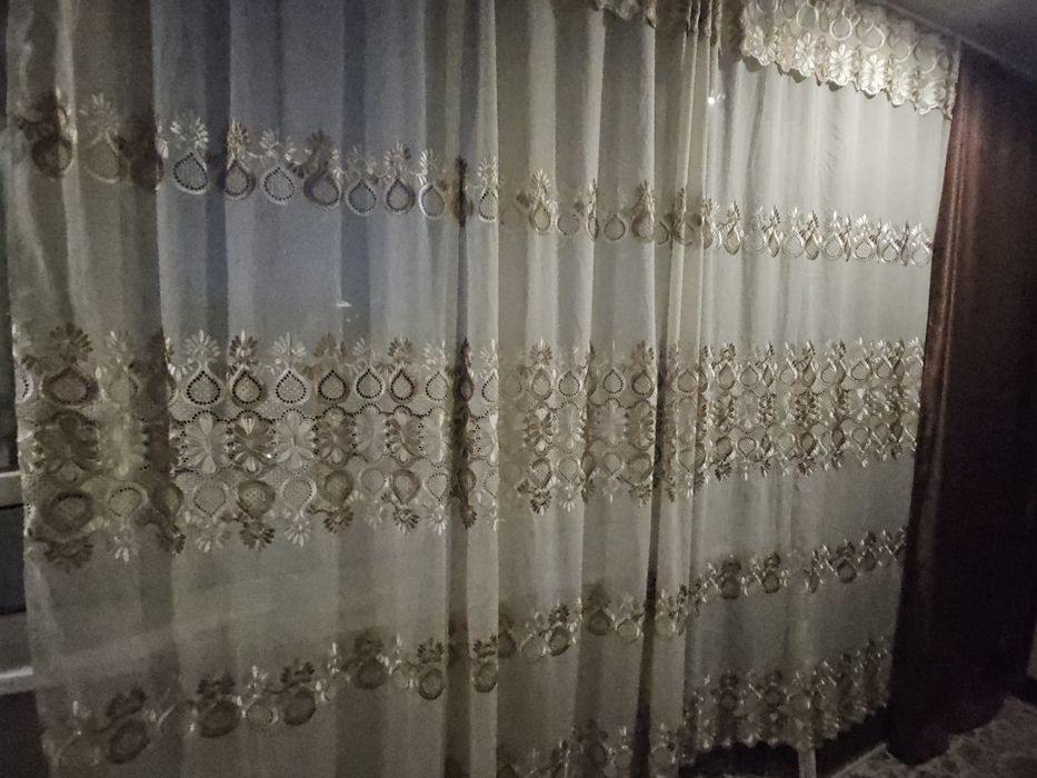 Продам чехлы на стулья, тюли, утюг