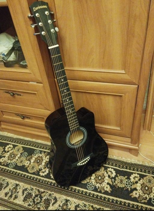 Гитара акустическая