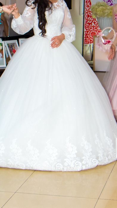 Свадебное платье совсем новое