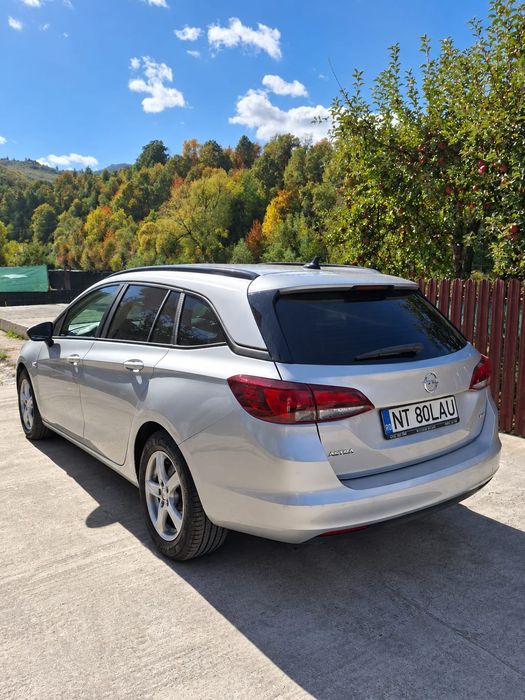 Vând Opel Astra K Sports Tourer An 2017 1.6 Cdti Euro 6 Manuala Proprietar Km reali Accept și schimb