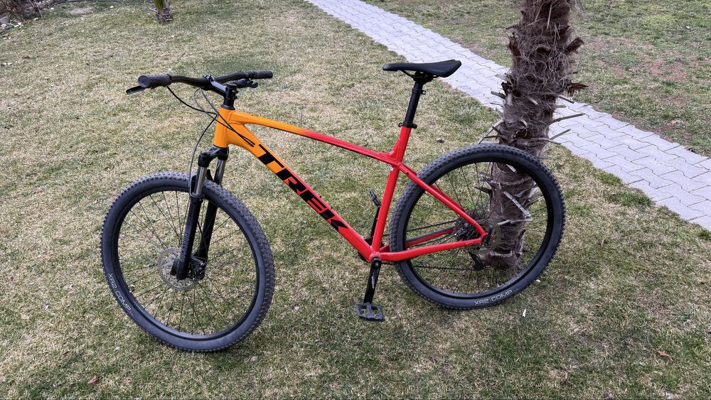 TREK MARLIN 7   2023