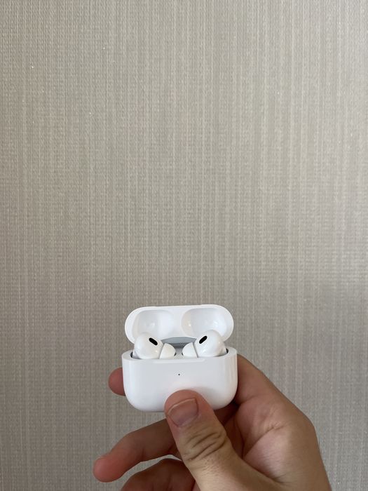 Наушники Apple AirPods Pro 2 with Type-C/Wireless Charging белый