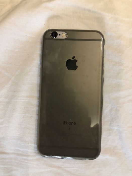 iPhone 6s с нова батерия 100% и протектори