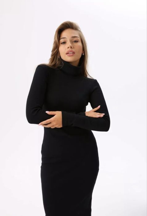 Платье водолазка длины миди