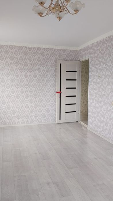 Продаеться 3 комн кв пос Новый