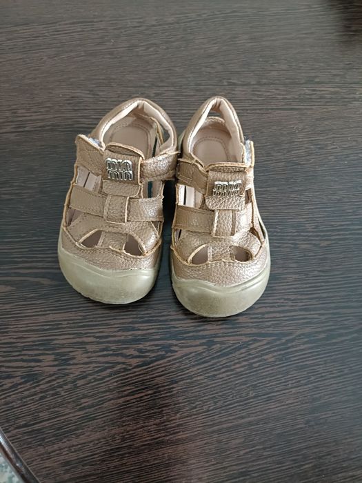 Продам сандалии для мальчика