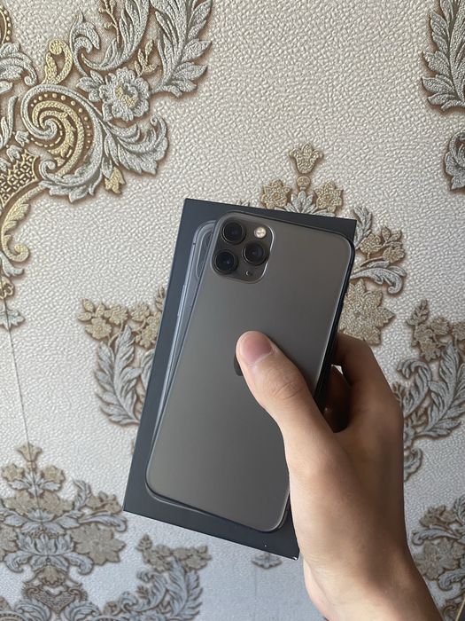 Iphone 11 pro  ideal karobka dokumenti bor