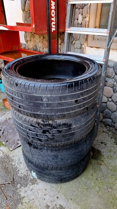 Продаётся шины 235/55/19