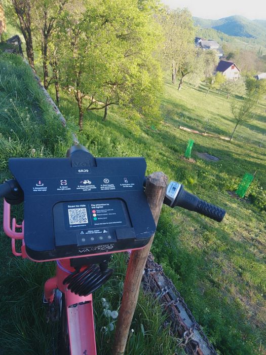 Vind bicicleta electrica adusă recent din Italia