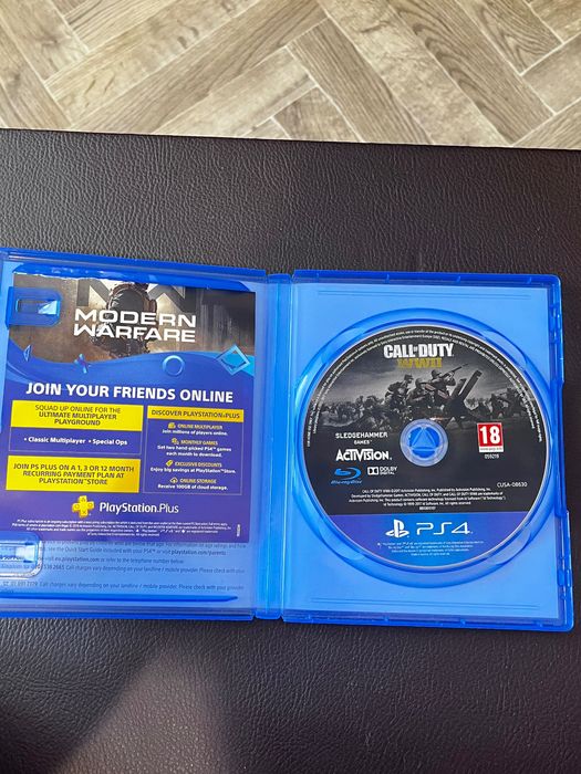 Playstation 4 в добро и запазено състояние !