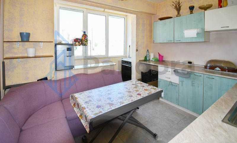 Тристаен апартамент под наем в кв. Младост 3