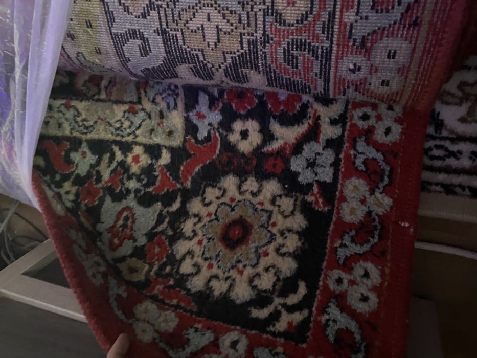 Продам шерстенные ковры 2х3