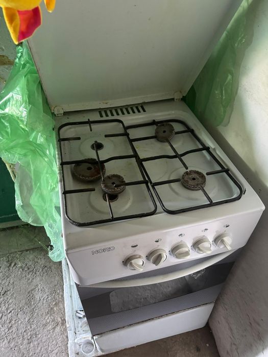 продается газовая плита норд