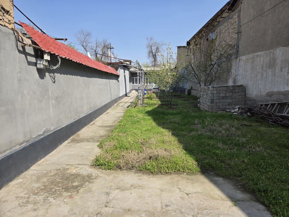 Продаётся участок площадью 4.0 сотки.