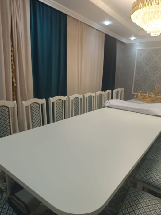 Стол орындығымен