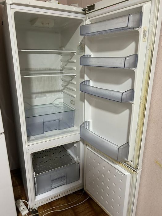 Холодильник беко.