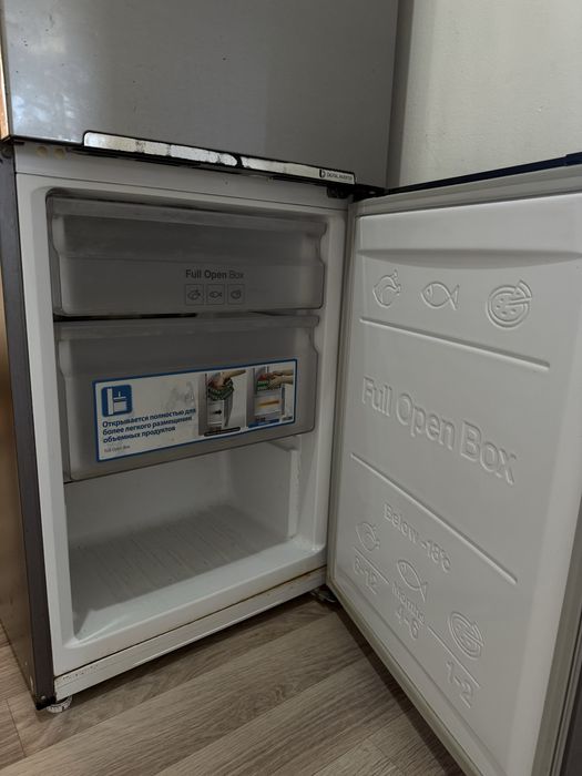 Продам холодильник