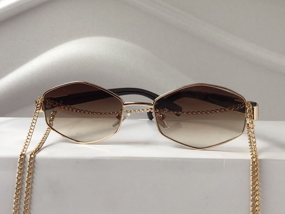 Актуални дамски слънчеви очила със синджир/ верижка/