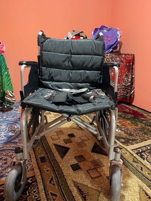 Scaun cu rotile pentru dizabilități
