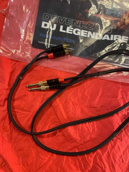 Контролер Pioneer DJ DDJ-FLX4 + RCA кабел + преходници към жак