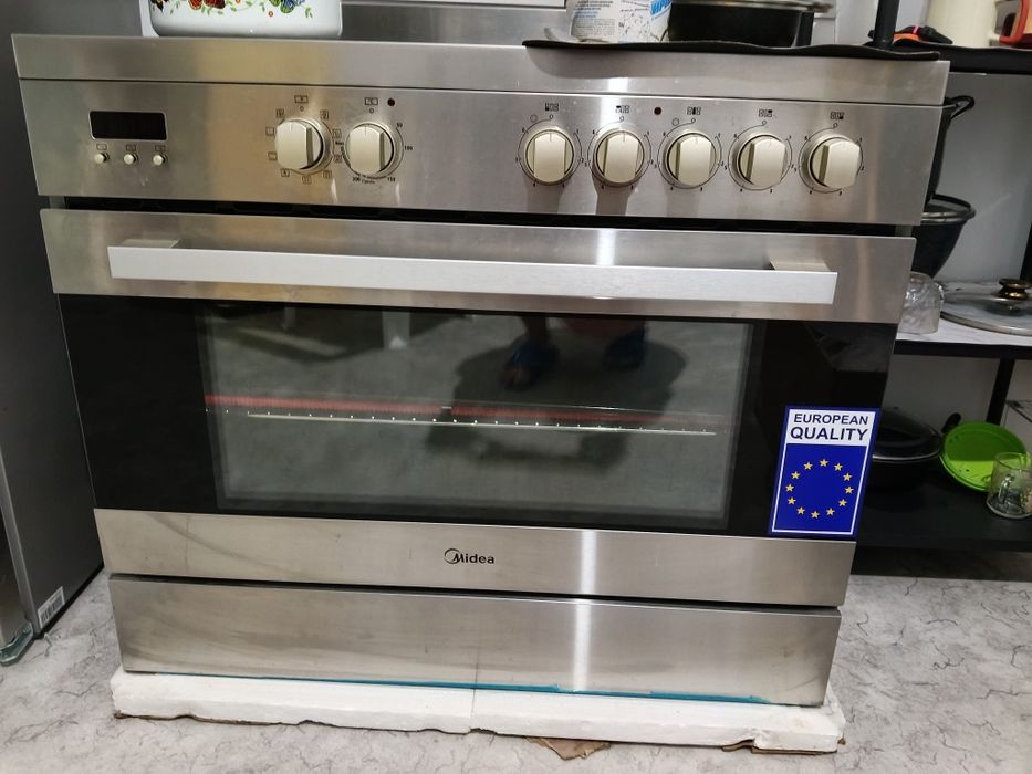 Продам электро плиту
