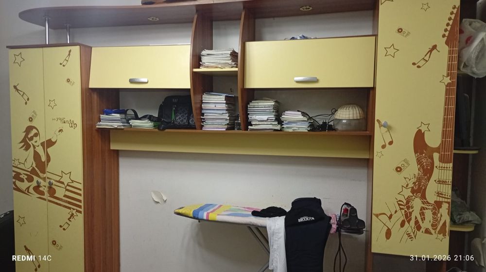 Детский шкаф,и кровать