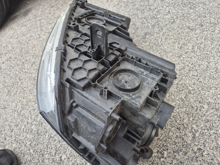 Десен фар Skoda Yeti фарове Шкода Йети