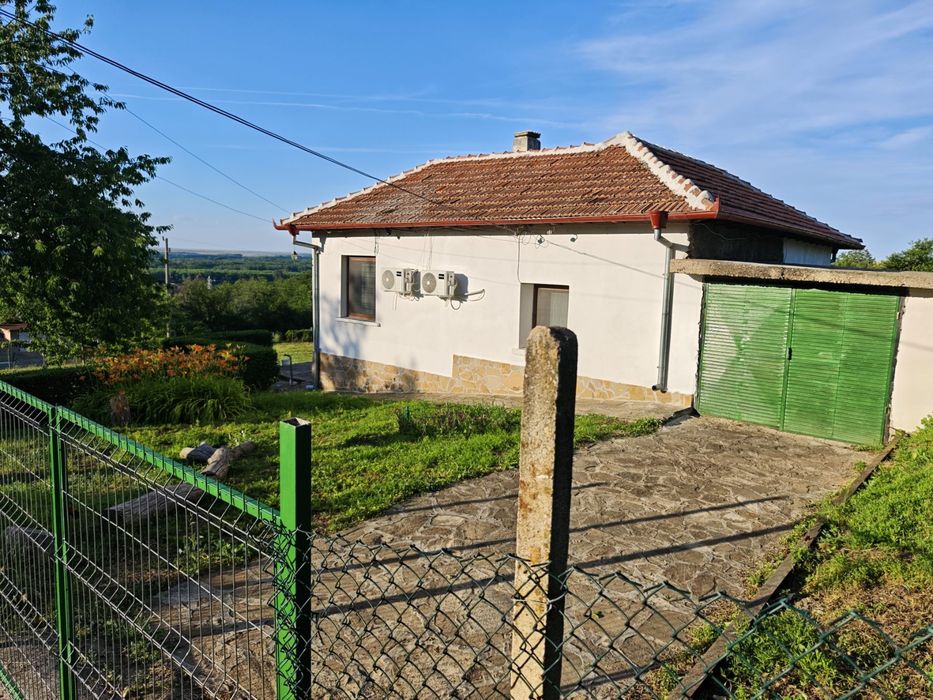 Продавам Къща в с. Вардим