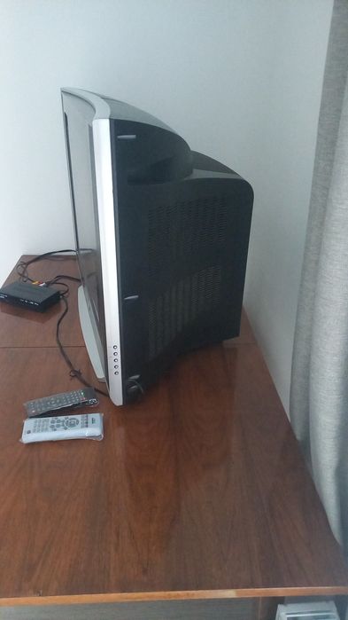 Телевизор LG работает