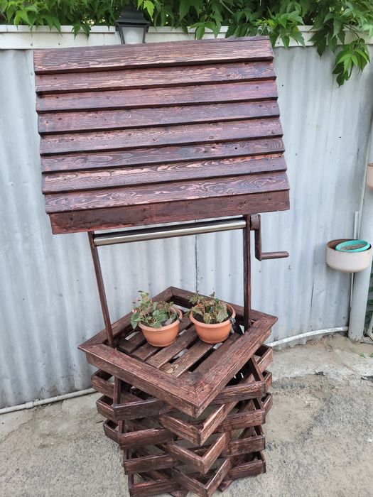 Колодец декоративный для сада