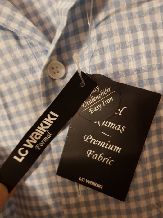 Cămăși de bărbat diferite mărimi noi cu mîneca lungă din bumbac.