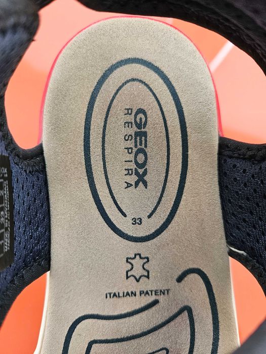 Детски сандали GEOX за момче номер 33. Много запазени.