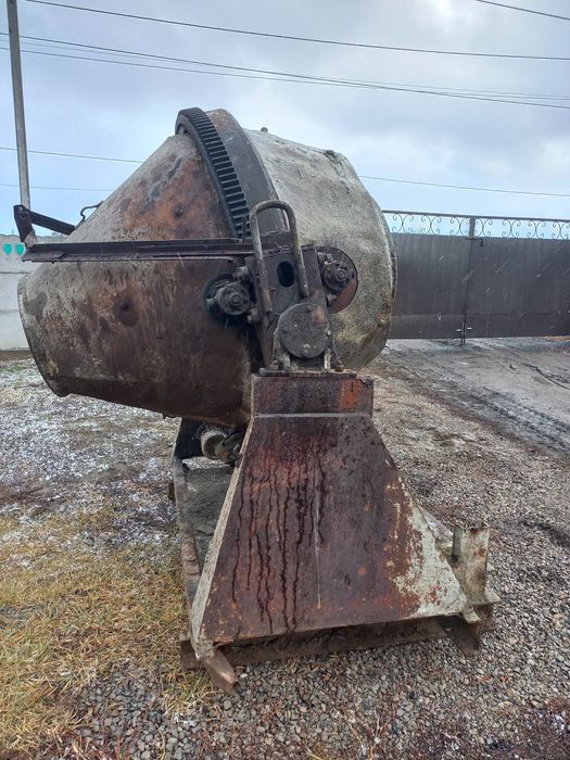 Продам бетономешалку