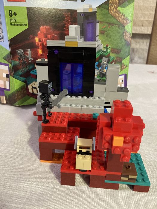 Lego minecraft 21172- Portalul ruinat