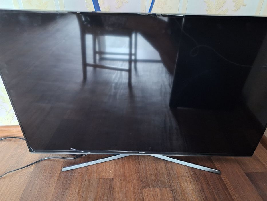 Продам телевизор 120 см