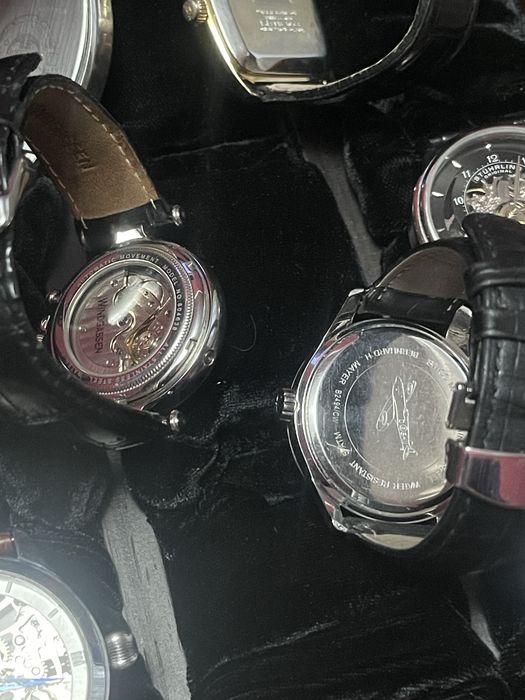 Наручные часы срочно продам