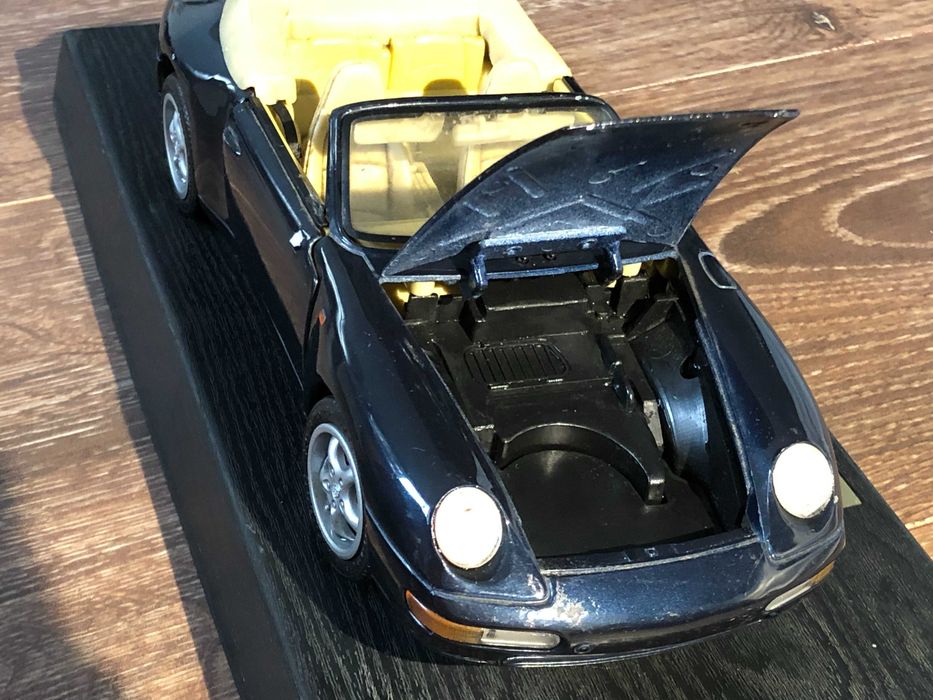 Колекционерско Porsche 911 Carrera Cabriolet