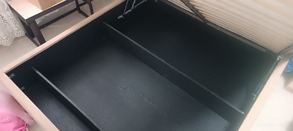 Продам двухспальную кровать