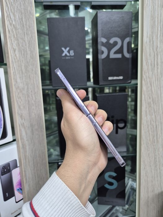 Samsung Galaxy Z flip 4 8/256Gb