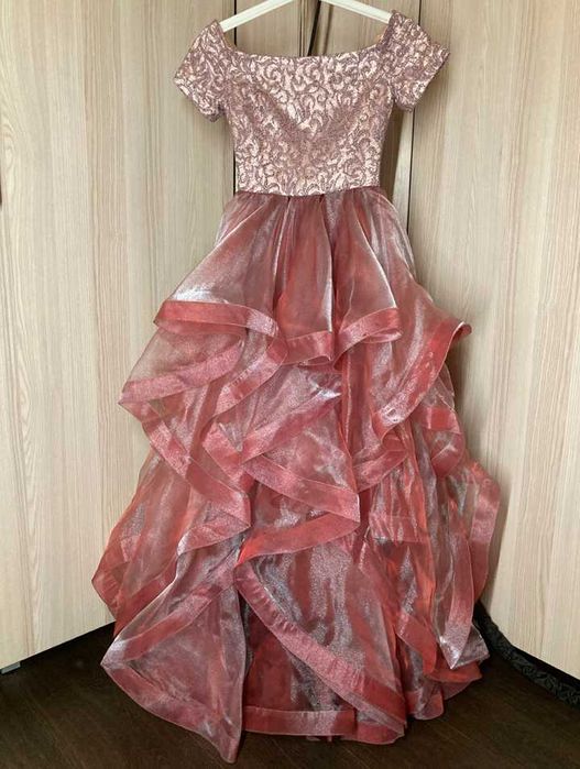 Платье праздничное для торжеств