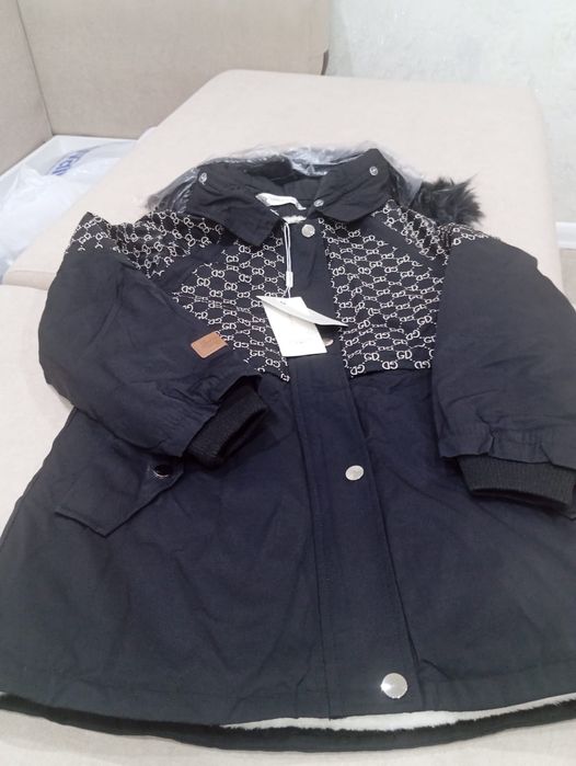 Продам куртки новые