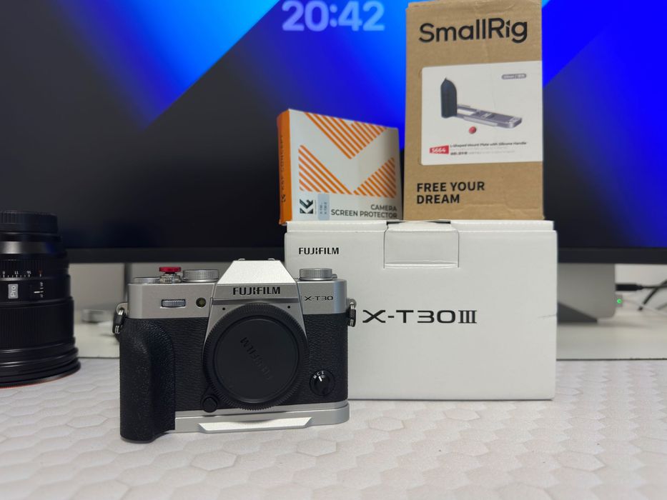 Body FujiFilm X-T30 III Silver | Garantie 2 ani F64 | Aparat Foto Mirrorless 26MP Video 4K 6K Open Gate |