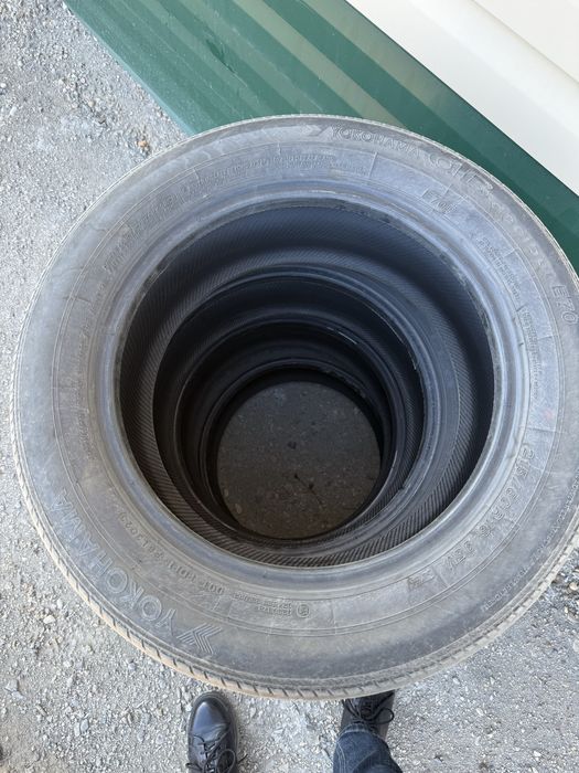 Продам комплект летних шин