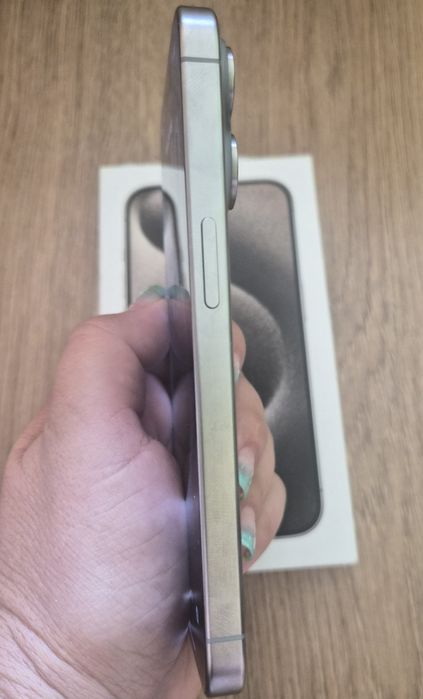 iPhone 15 Pro Natural Titanium 256GB
Natural Titanium