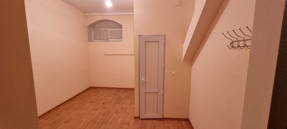 Продаётся цокольный этаж в элитном доме