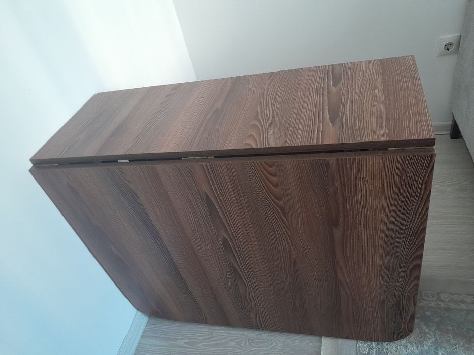 Продается стол книжка