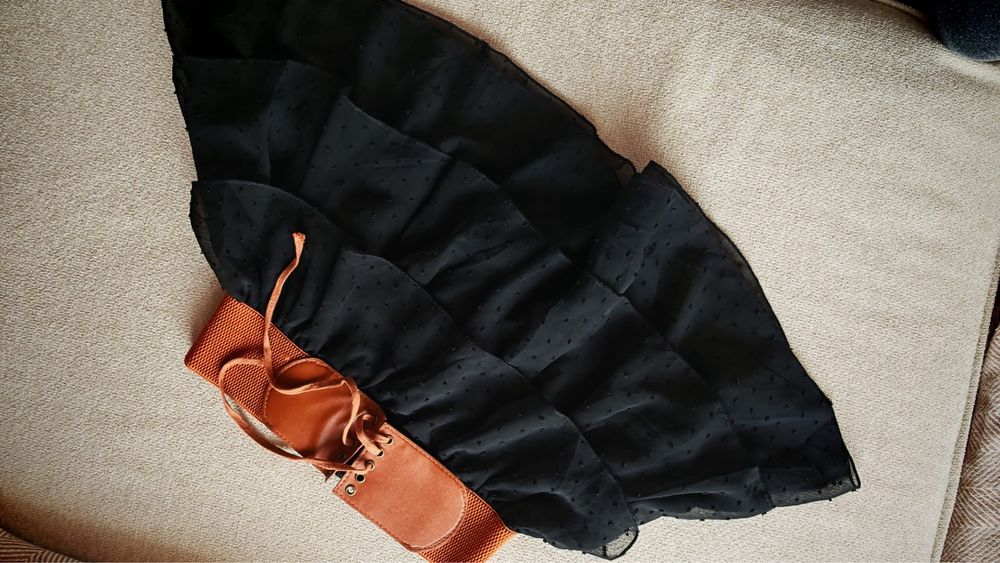 Fusta mini vaporoasa S 36