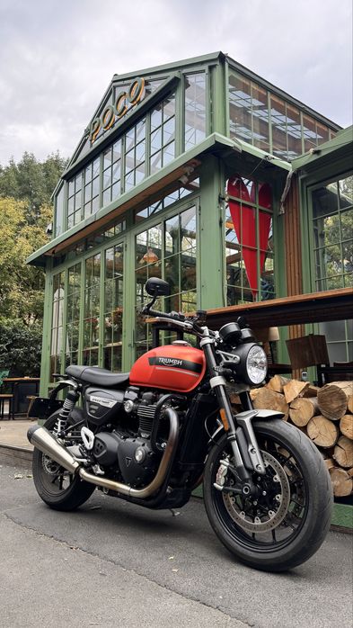 Triumph Speed Twin 1200